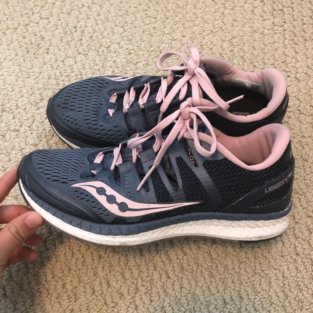 LIKE NEW SAUCONY Everuns
